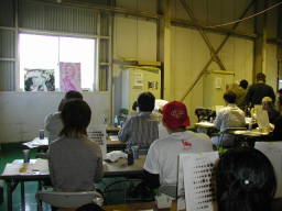 ��饳�������ͻҤǤ��� ����ϡ��ۤȤ�ɤ������������֥饷����ä����Ȥ��ʤ������Ǥ����� �ޤ����������������������ɤ���ߤ���������ĺ���ޤ����� �֥饷�Υǥⵡ�ϥܥ��󼰡��ȥꥬ�����͡��Ǥ�����Ͱ쵡���ߤ��Ǥ������������֥饷��ڤ����ĺ���ޤ����� �빽�����;�������¿���ä��Ȼפ��ޤ��� �����٤ƤǤ��������Ѥ��������Ǥ����ɡ�