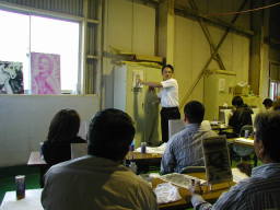 ���ͥ��ȡ��ɣ������Υ����֥饷����������Ļ�Ǥ��� ����ϡ���饳�����ιֻդ�ô������ĺ���ޤ����� ���ʤ��ĥ���Ƥ����ޤ����� �̿�����⡢Ǯ�����������ޤ���͡� ����ϫ�ͤǤ���