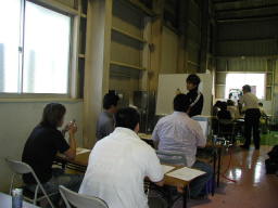 ��饳�������ͻҤǤ��� ��饳�����ϡ��и�������ô������ĺ���ޤ����� �ֵ����Ƥϡ���ñ�ʴ���������������Ʒ���Υȡ��������������γؽ��Ǥ�����