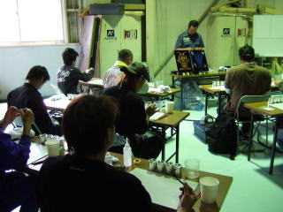 ��®�ֽ����ϤǤ��������� �ޤ��ϡ��ԥ󥹥ȥ饤�ԥ󥰤�����ٶ��Ǥ��� ����ꥫ�󥹥ԥ�åĤ˷ɰդ�ʧ���Ĥļ����Ǥ���