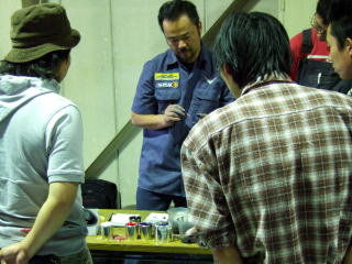 �ֽ��⽪���˶�Ť����̤���μ����������ͻҤǤ��� ������Ǯ���Ǥ��� ���κ��ˤϡ����������̤���⳧���꤬���ù��Ǥ��� �ڤ��������Ǥ�������